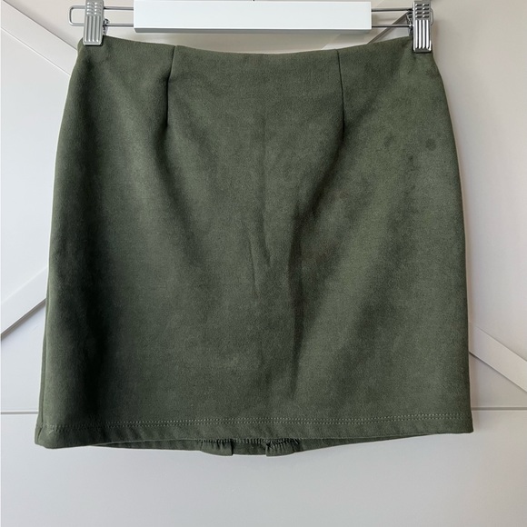 NWOT Army green lace-up mini skirt. Small. Boho. - Picture 6 of 8